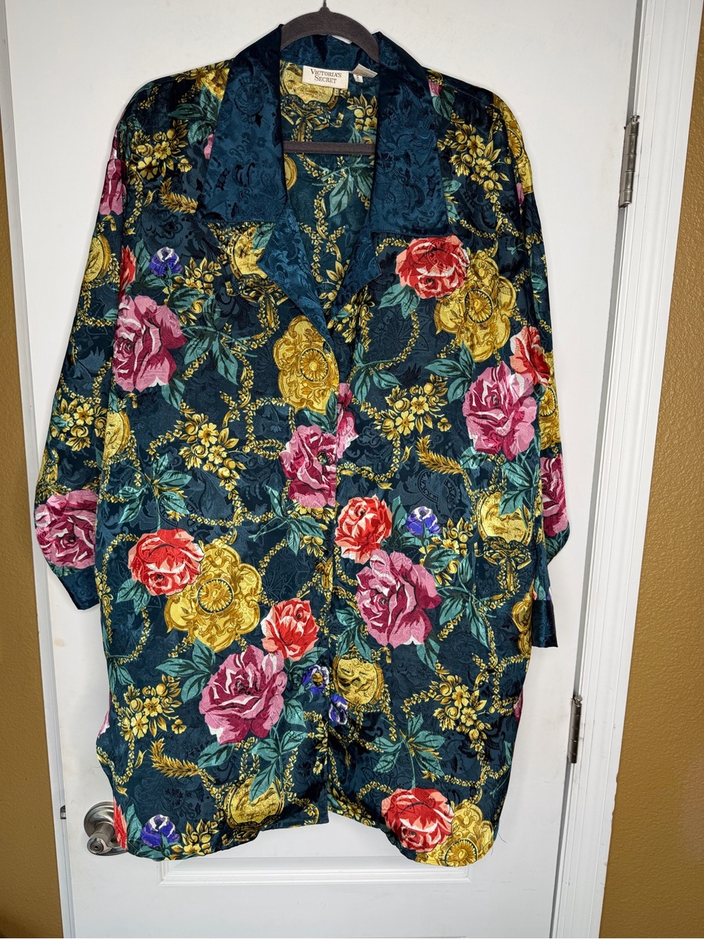 Victoria's Secret Vintage 80’s/90 Gold Label Floral Satin Sleep Shirt. Size M/L